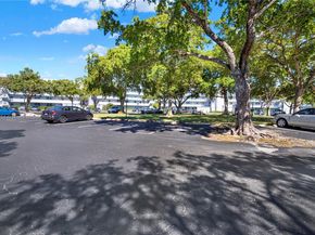118 Royal Park Dr 1B, Oakland Park FL 33309