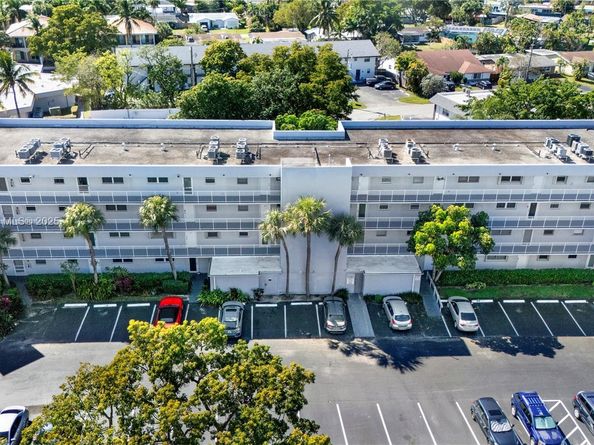 118 Royal Park Dr 1B, Oakland Park FL 33309
