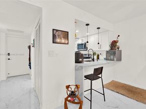 118 Royal Park Dr 1B, Oakland Park FL 33309