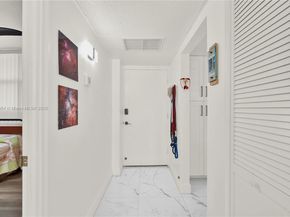 118 Royal Park Dr 1B, Oakland Park FL 33309