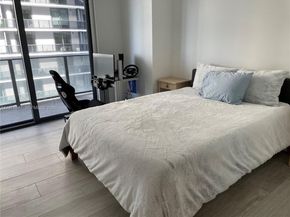 45 SW 9th St 1206, Miami FL 33130