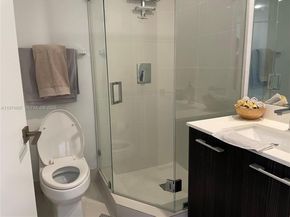 45 SW 9th St 1206, Miami FL 33130