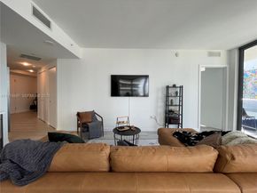 45 SW 9th St 1206, Miami FL 33130