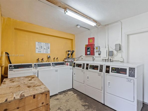 200 Croton Ave 111, Lantana FL 33462