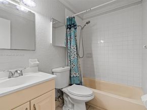 200 Croton Ave 111, Lantana FL 33462