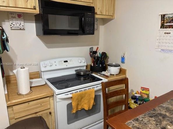 18618 NW 45th Ave, Miami Gardens FL 33055