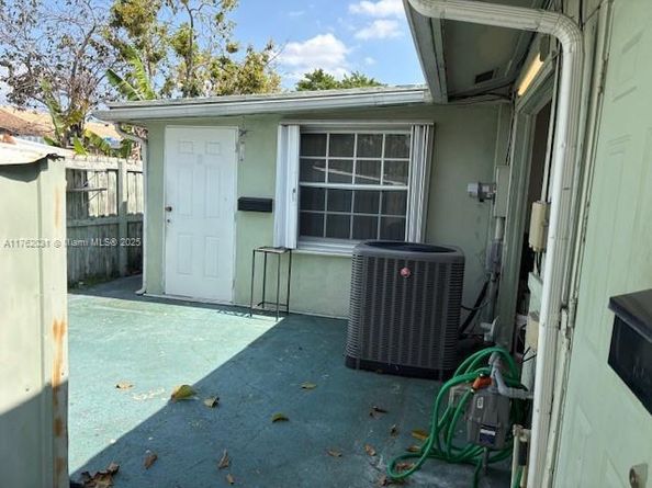 18618 NW 45th Ave, Miami Gardens FL 33055