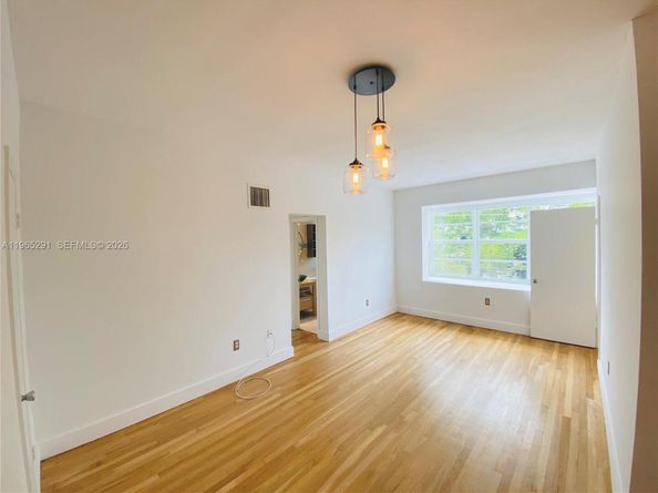 6881 Bay Dr 11, Miami Beach FL 33141