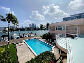6881 Bay Dr 11, Miami Beach FL 33141