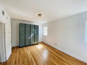 6881 Bay Dr 11, Miami Beach FL 33141