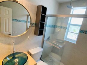 6881 Bay Dr 11, Miami Beach FL 33141