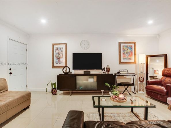 11930 NE 19th Dr 7, North Miami FL 33181