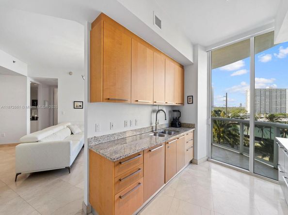 15901 Collins Ave 405, Sunny Isles Beach FL 33160
