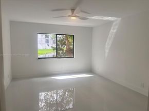 16168 Laurel Dr 101, Weston FL 33326