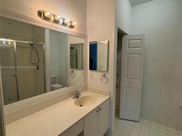 669 NW 42nd Ave, Plantation FL 33317