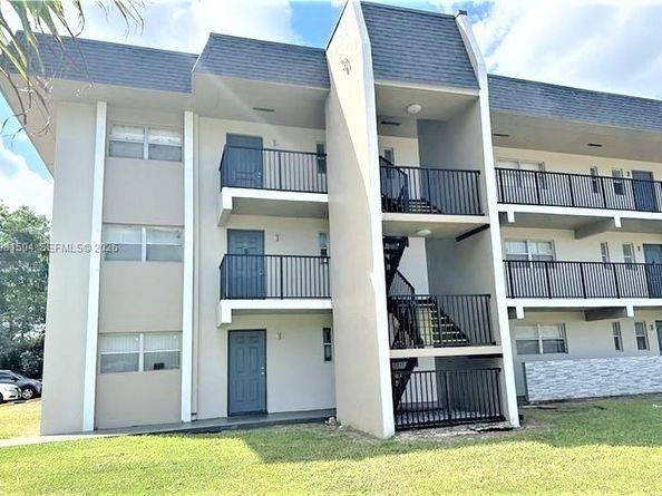 7911 N Colony Cir N 202, Tamarac FL 33321