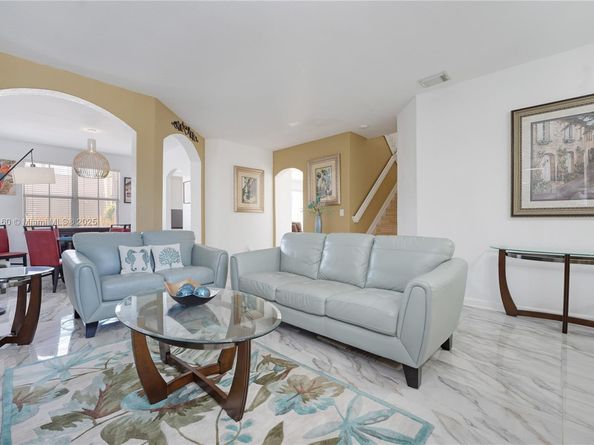 11324 NW 74th Ter, Doral FL 33178