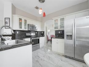 11324 NW 74th Ter, Doral FL 33178