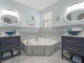 11324 NW 74th Ter, Doral FL 33178