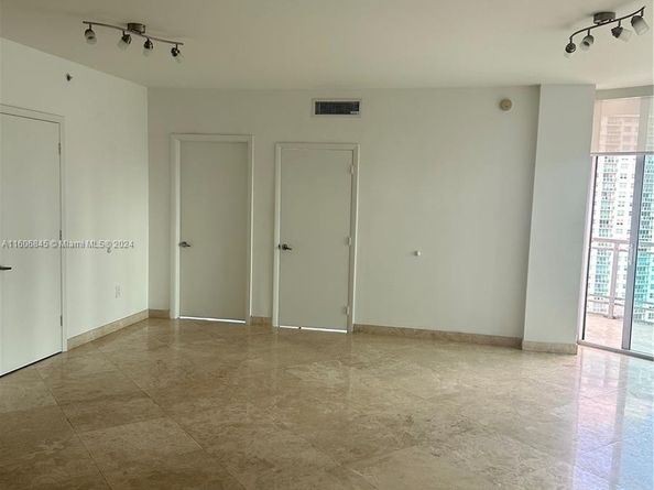 350 S Miami Ave 2302, Miami FL 33130