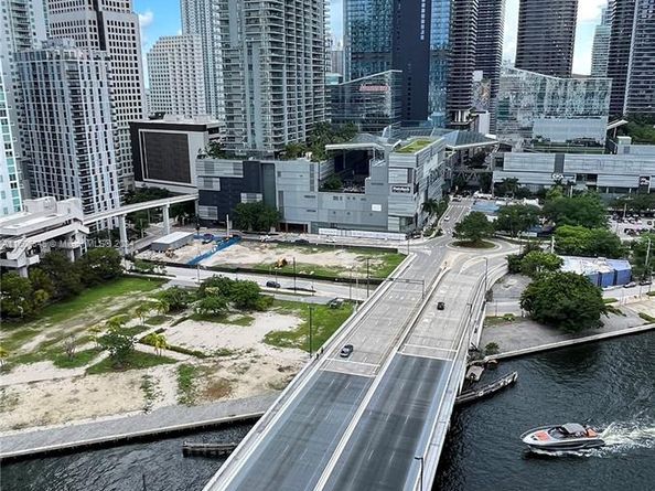 350 S Miami Ave 2302, Miami FL 33130