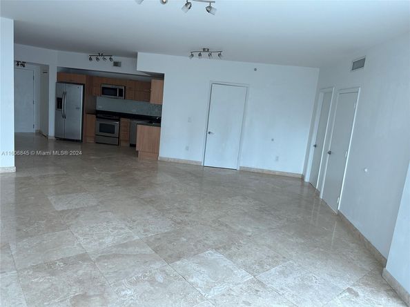 350 S Miami Ave 2302, Miami FL 33130