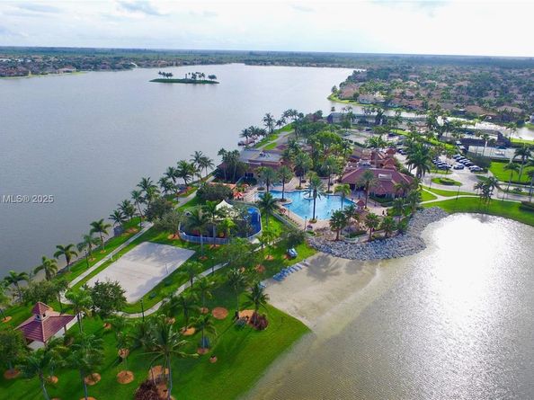 19230 SW 30th St, Miramar FL 33029