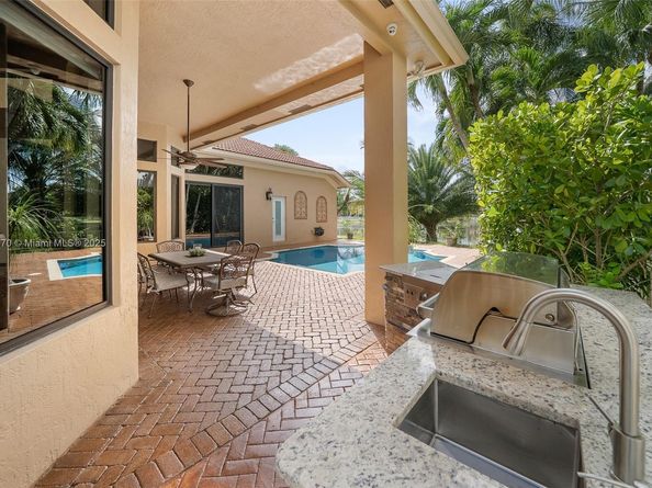 19230 SW 30th St, Miramar FL 33029