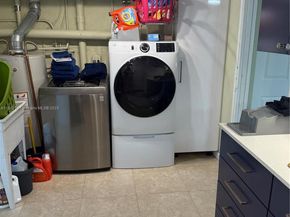 100 NE 123rd St, North Miami FL 33161