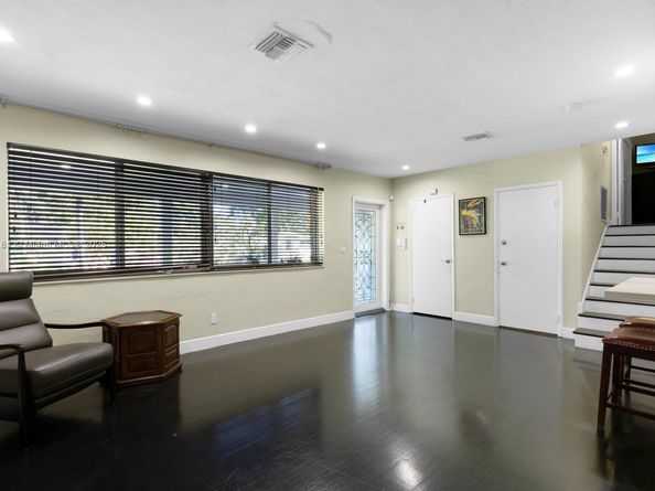 100 NE 123rd St, North Miami FL 33161