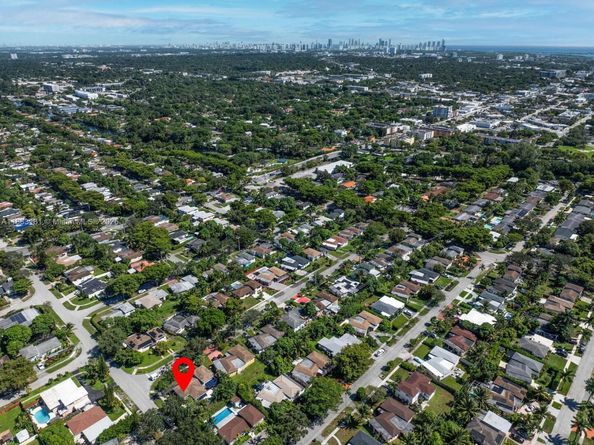 100 NE 123rd St, North Miami FL 33161