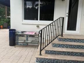 100 NE 123rd St, North Miami FL 33161