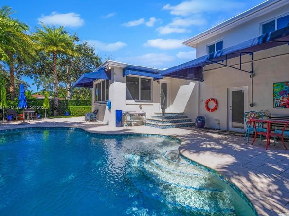 100 NE 123rd St, North Miami FL 33161
