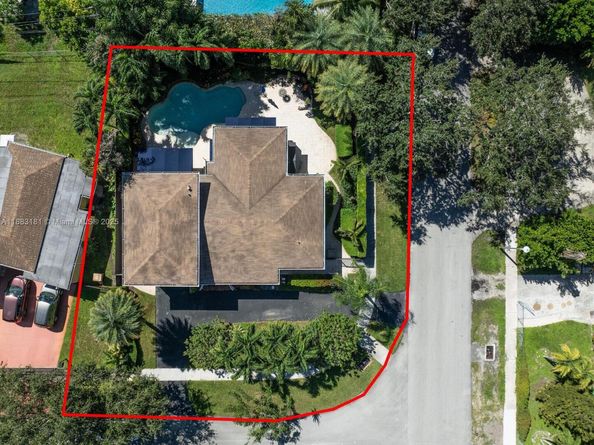 100 NE 123rd St, North Miami FL 33161
