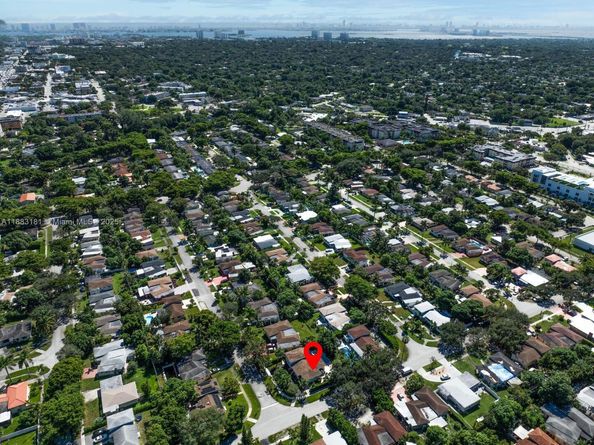 100 NE 123rd St, North Miami FL 33161