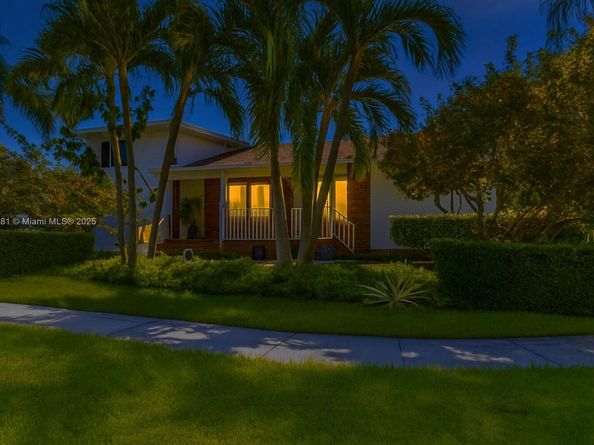 100 NE 123rd St, North Miami FL 33161