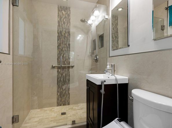 100 NE 123rd St, North Miami FL 33161