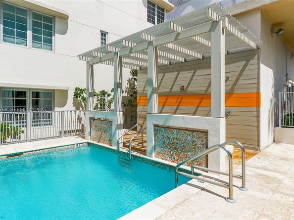 2100 Park Ave 201, Miami Beach FL 33139