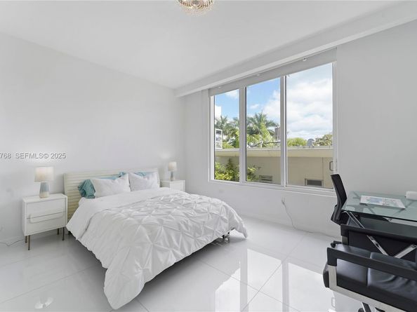 2100 Park Ave 201, Miami Beach FL 33139
