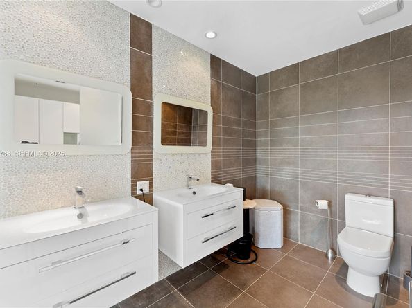 2100 Park Ave 201, Miami Beach FL 33139