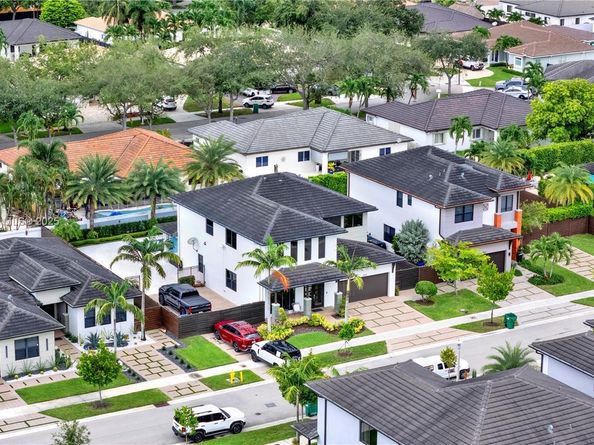 8935 NW 161st Ter, Miami Lakes FL 33018