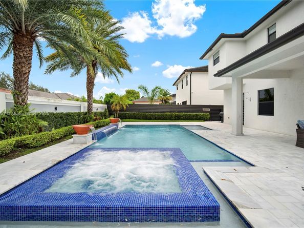8935 NW 161st Ter, Miami Lakes FL 33018