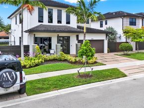 8935 NW 161st Ter, Miami Lakes FL 33018