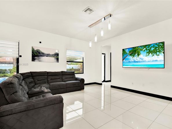 8935 NW 161st Ter, Miami Lakes FL 33018