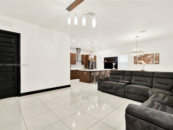 8935 NW 161st Ter, Miami Lakes FL 33018