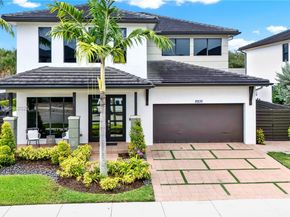 8935 NW 161st Ter, Miami Lakes FL 33018