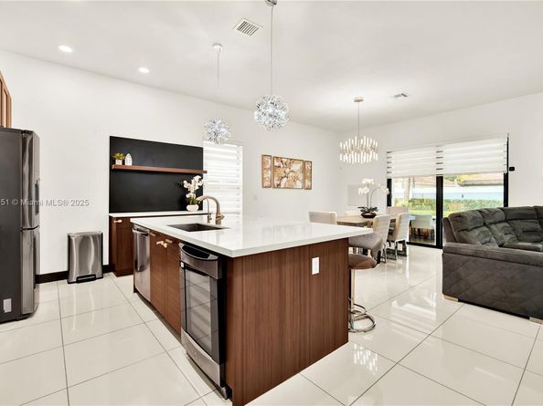 8935 NW 161st Ter, Miami Lakes FL 33018
