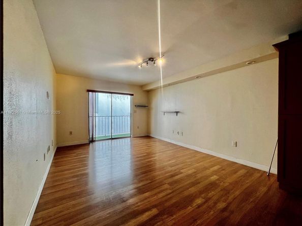 424 SW 7th St 402, Miami FL 33130