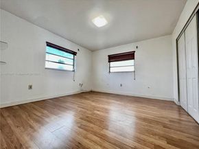 424 SW 7th St 402, Miami FL 33130