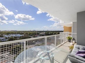 900 SW 8th St 1009, Miami FL 33130